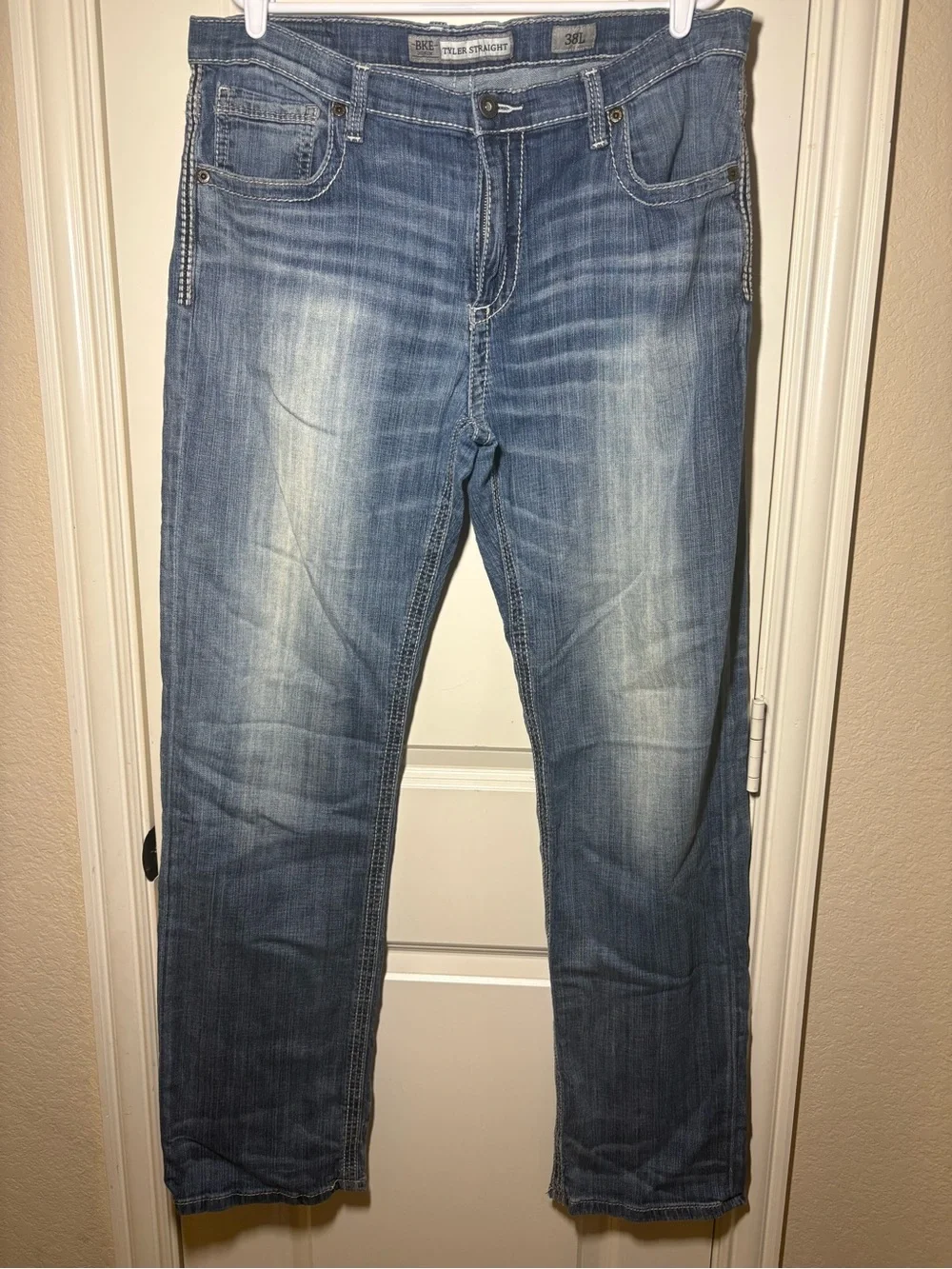 BKE Jeans Mens 38x32 Blue Denim Tyler Straight Leg Whiskers Cowboy Rodeo